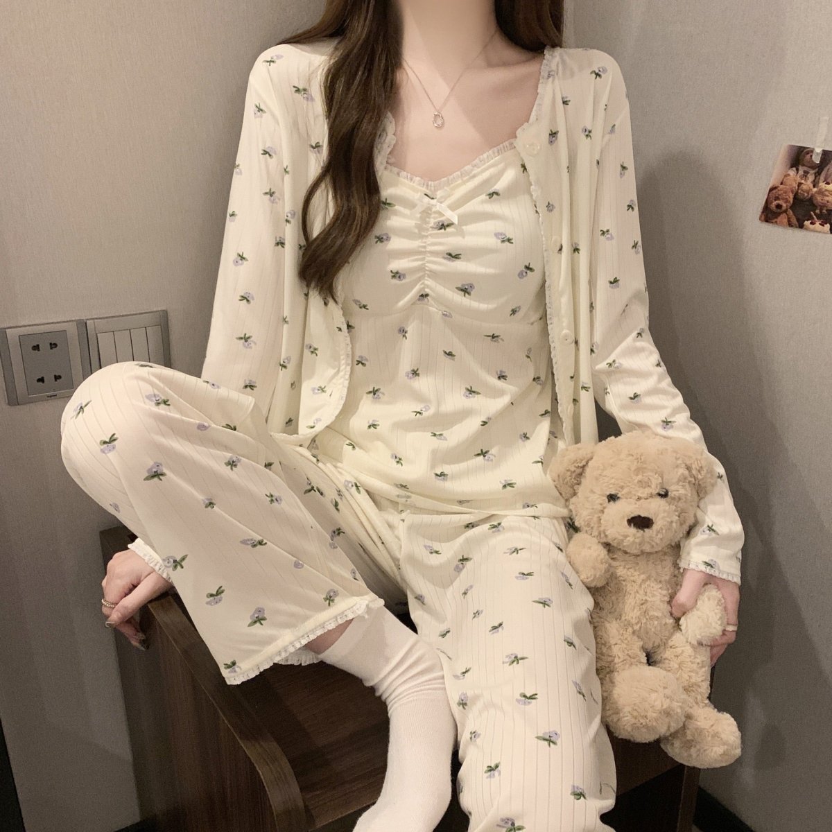 Floral Charm 3 - Piece Built - In Bra Pajama Set – Sweet & Cozy - Zero Bra