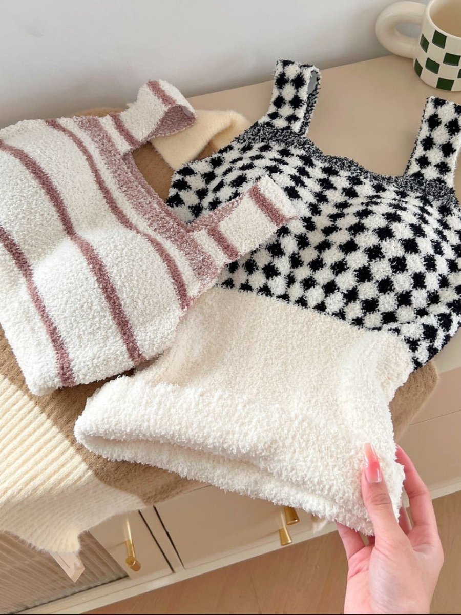 Fuzzy Knit Crop Top with Built - in Bra β Cozy Meets Chic - Zero Bra