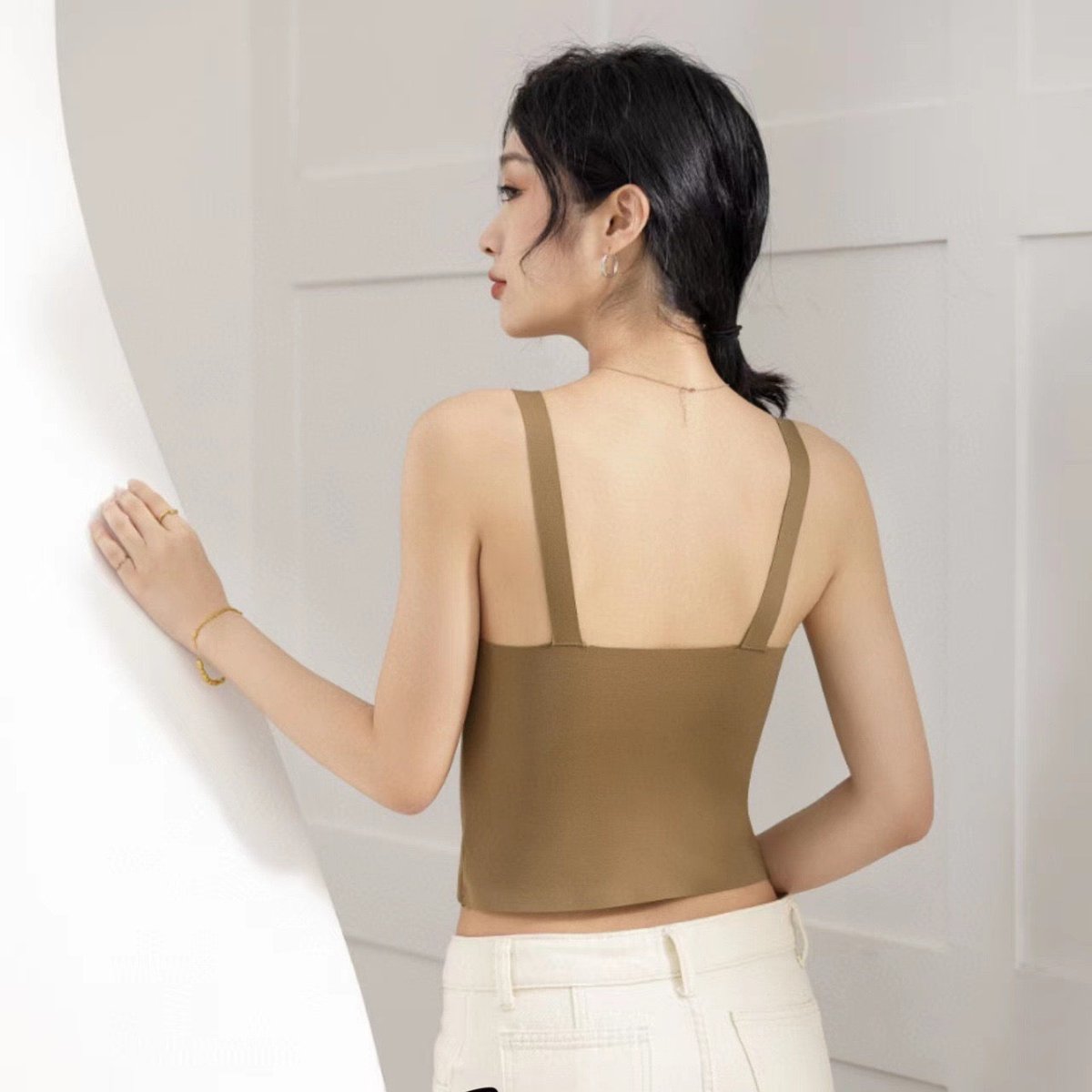 Sleek Built - In Bra Tank Tops – Minimalist Comfort - Zero Bra