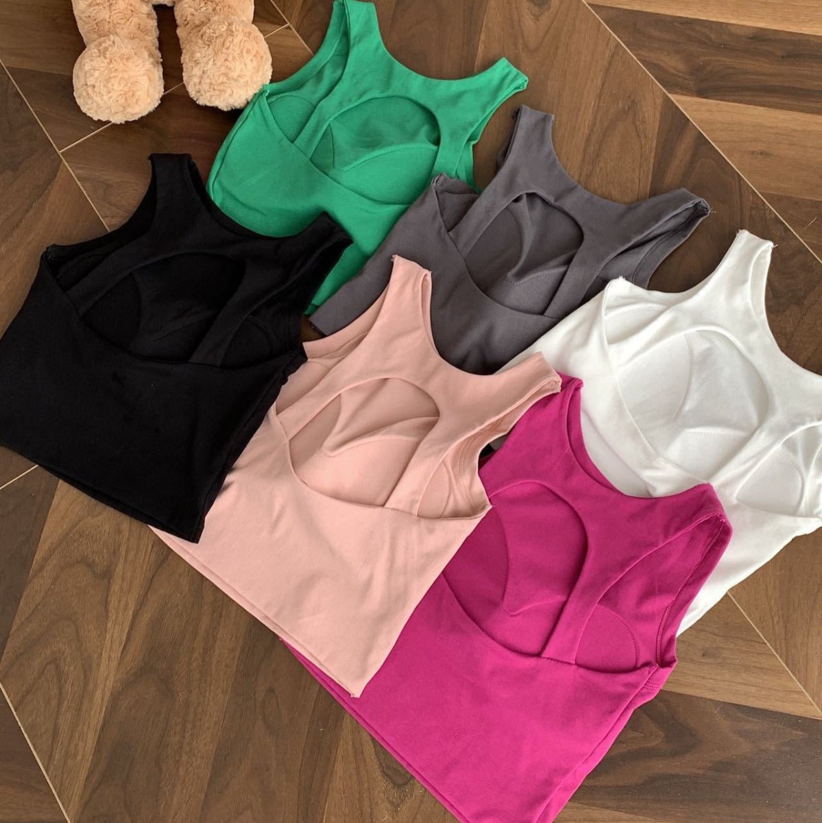 Sporty Chic Racerback Crop Top with Built - In Bra – Effortless Style Meets Comfort - Zero Bra