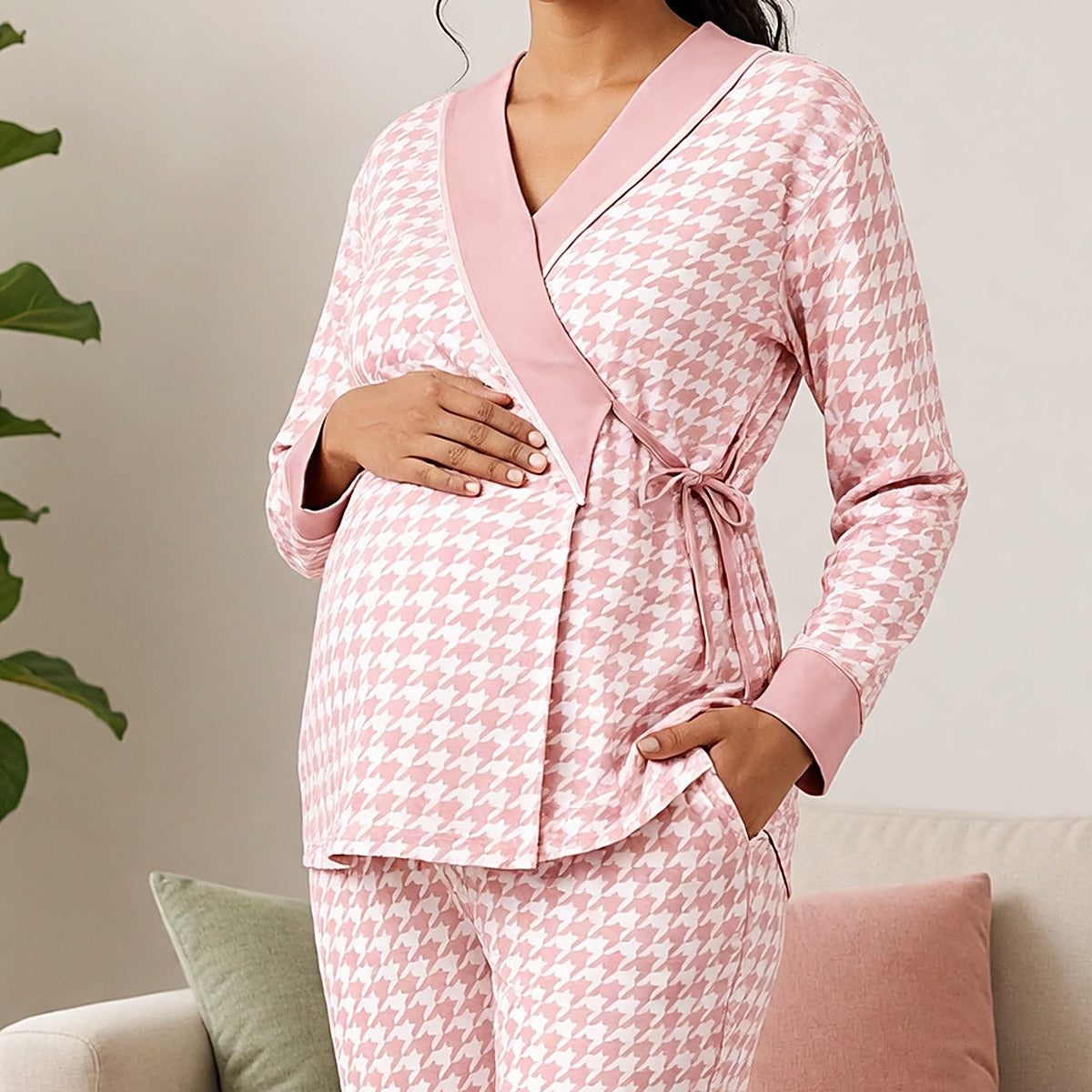 Blush Houndstooth Padded Feeding Night Suit